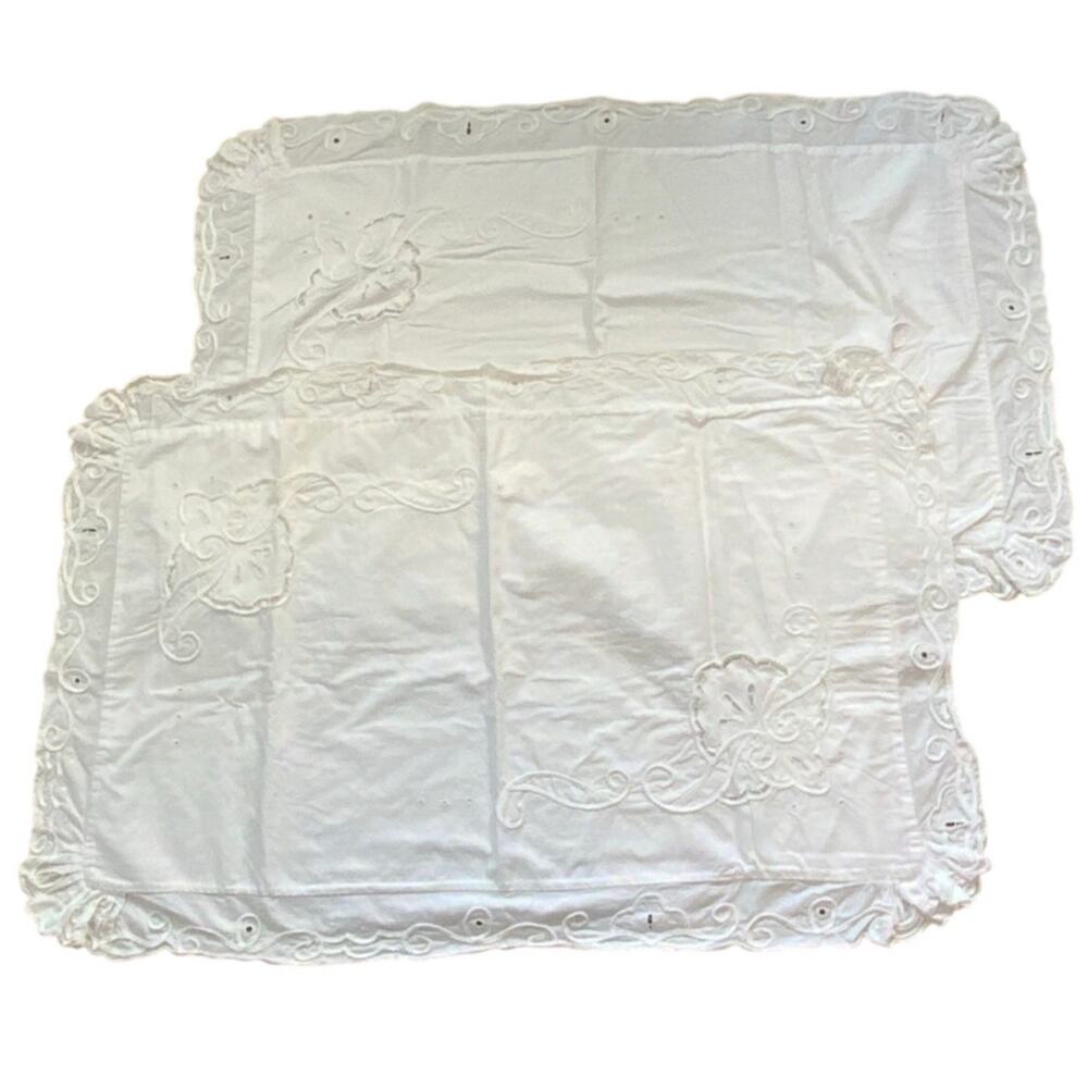 Vintage white King embrodiered pillow shamsโ